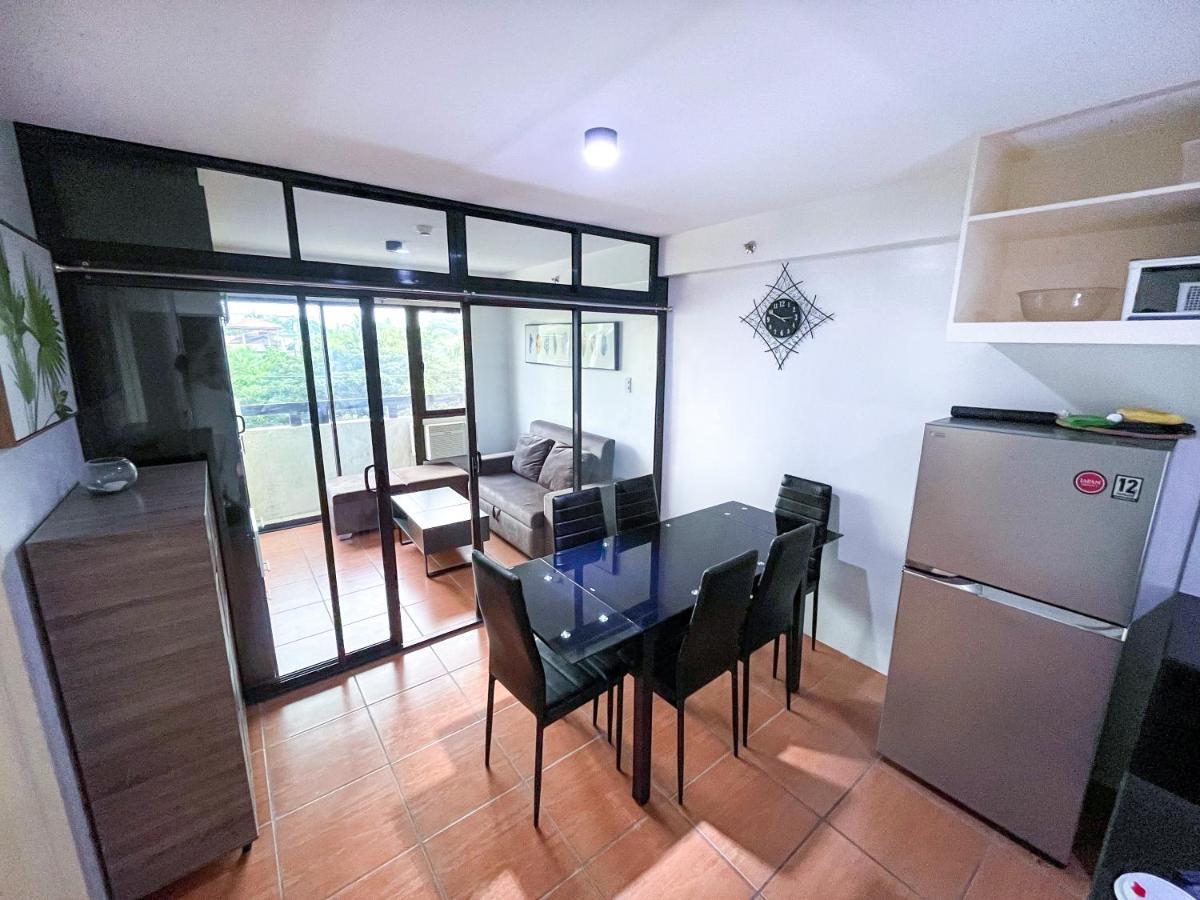 Modern 2Br Condo Near Sm With Free Parking Pool Wifi And Netflix Davao Stadt Exterior foto