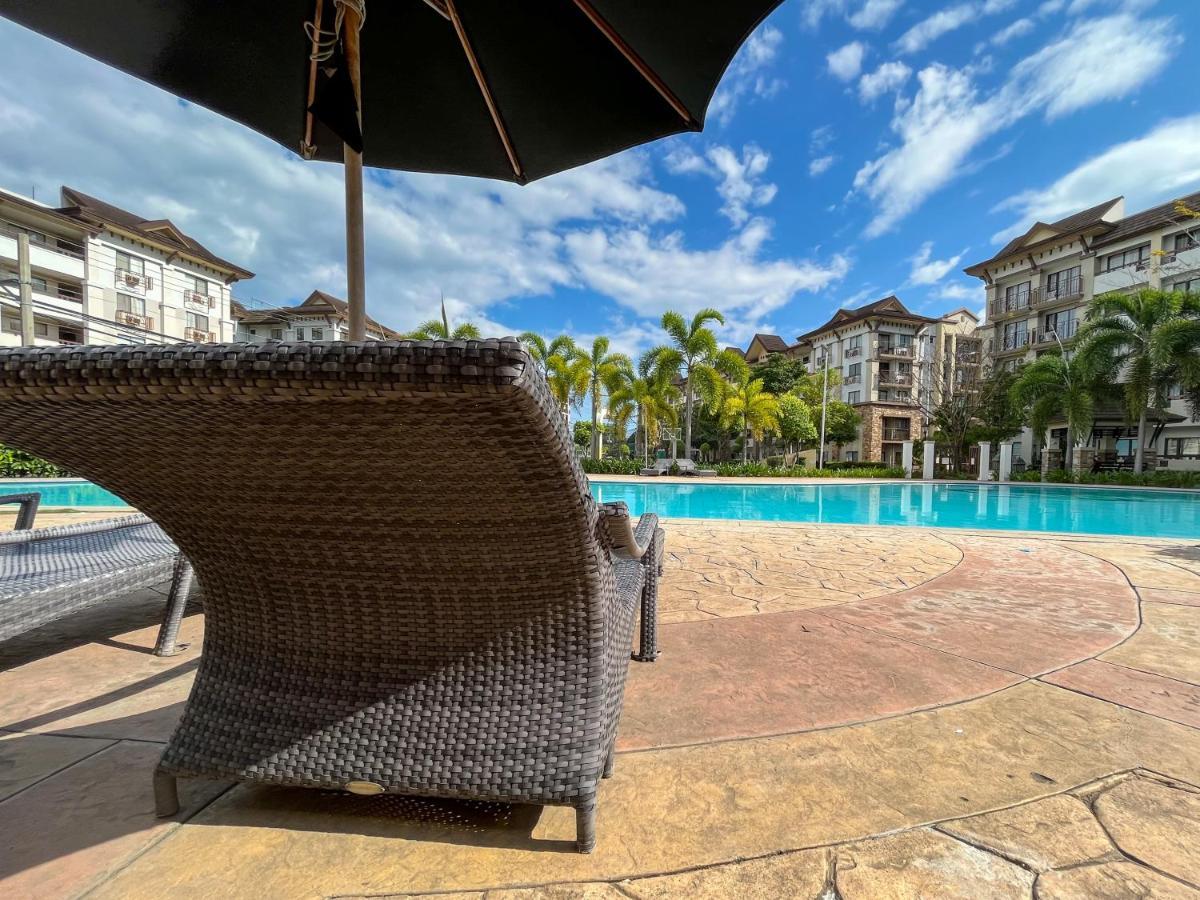 Modern 2Br Condo Near Sm With Free Parking Pool Wifi And Netflix Davao Stadt Exterior foto